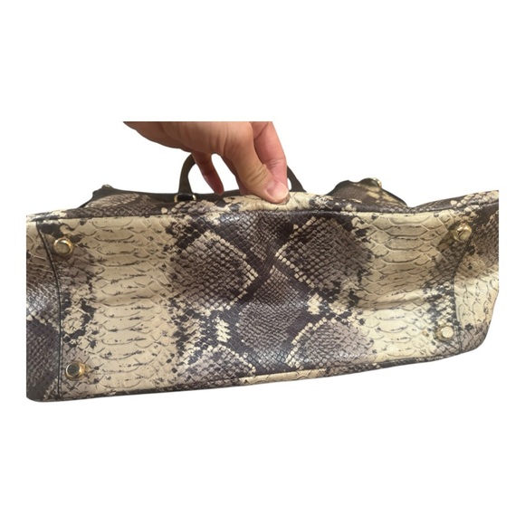 Authentic Coach 35888 patient leather snake skin-like shoulder Bag - Picture 5 of 12